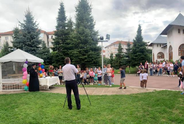 Școala de vară „Vacanța micului creștin” de la Parohia „Sfântul Ioan Botezătorul” s-a încheiat