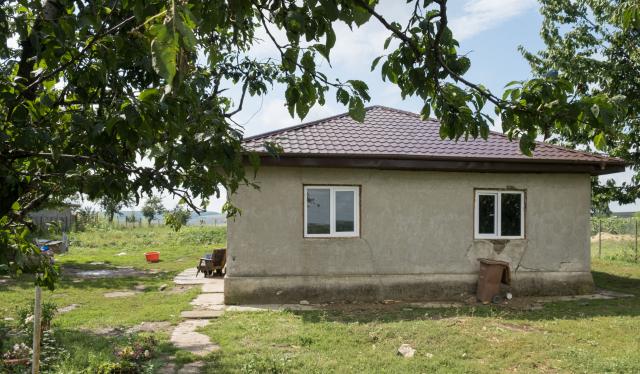 Casa celor 10 copii din familia Cârtițe are un acoperiș nou