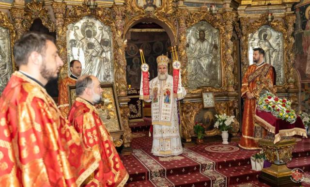 Binecuvântare arhierească la început de an şcolar, la Roman