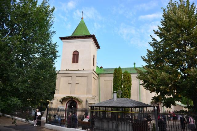 Slujbă arhierească de hramul Bisericii „Ziua Crucii” Iași: „Crucea este fericirea cea adevărată”