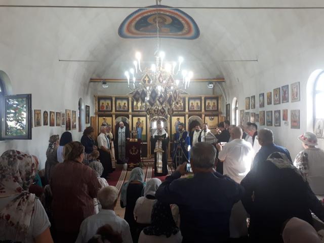 De Înălțarea Sfintei Cruci, IPS Teofan a binecuvântat credincioșii din 5 parohii ieșene