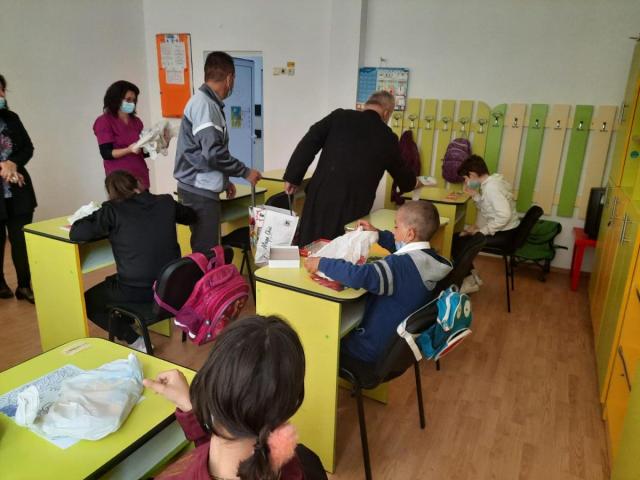 Proiect filantropic desfășurat în Parohia „Sfântul Spiridon” din Comănești