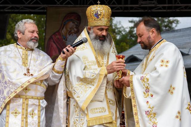 PS Antonie a slujit la Parohia botoșăneană „Sfântul Ierarh Nicolae” Bucecea