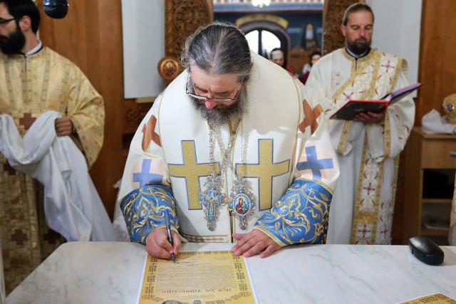 Biserica Parohiei Curechiștea a fost târnosită de PS Nichifor Botoșăneanul