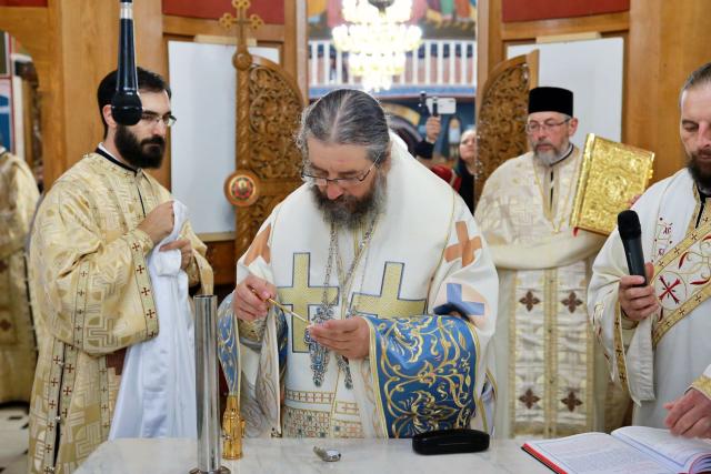 Biserica Parohiei Curechiștea a fost târnosită de PS Nichifor Botoșăneanul