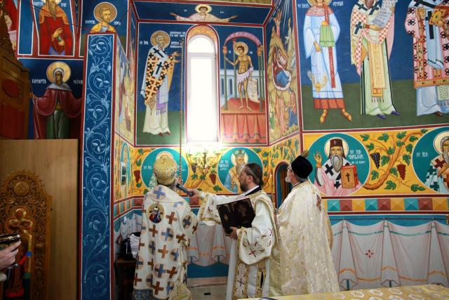 Biserica Parohiei Curechiștea a fost târnosită de PS Nichifor Botoșăneanul