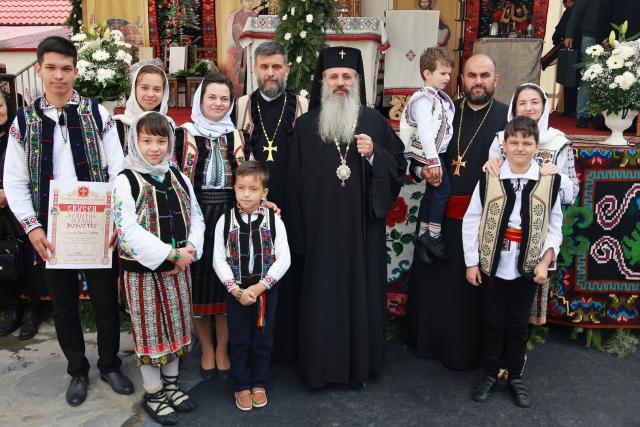 Credincioșii din Grințieș au, începând de astăzi, o nouă biserică