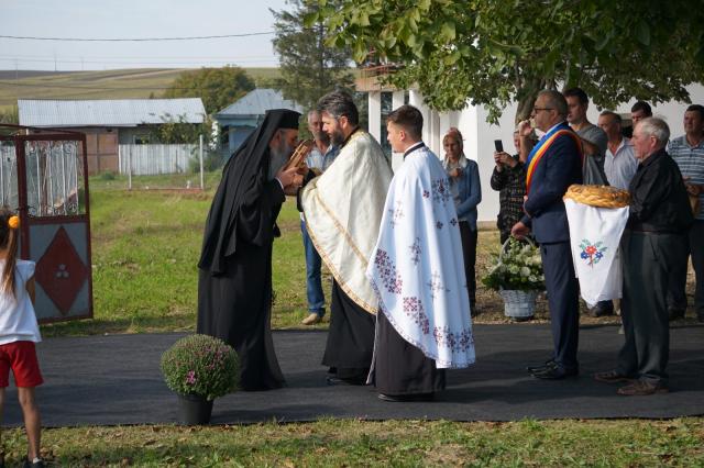 De Înălțarea Sfintei Cruci, IPS Teofan a binecuvântat credincioșii din 5 parohii ieșene