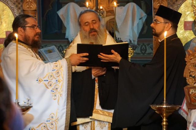 De Înălțarea Sfintei Cruci, IPS Teofan a binecuvântat credincioșii din 5 parohii ieșene