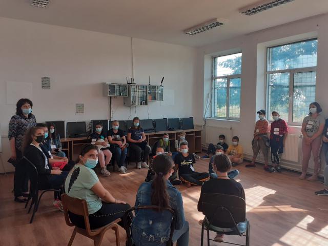 Tabăra din pridvorul satului, în Parohia „Adormirea Maicii Domnului” – Schitu Duca