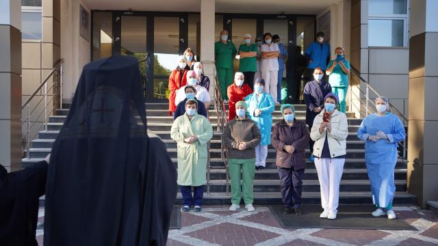 Sfântul Ioan cel Nou a binecuvântat orașul Suceava, racla cu cinstitele sale moaște fiind purtată astăzi în procesiune