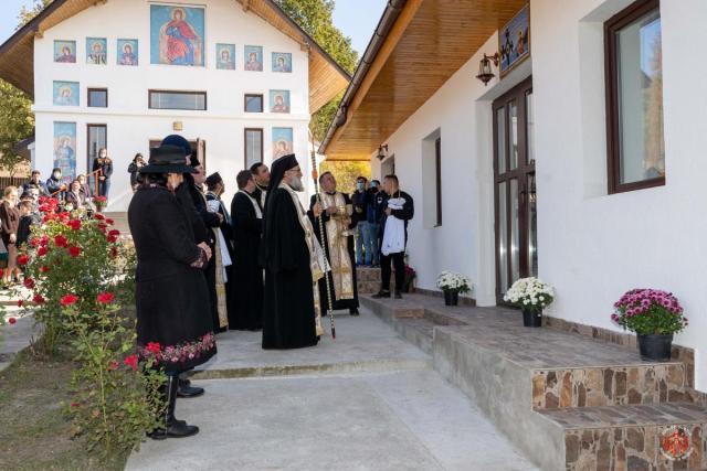 Binecuvântare arhierească în comuna Filipeni, judeţul Bacău