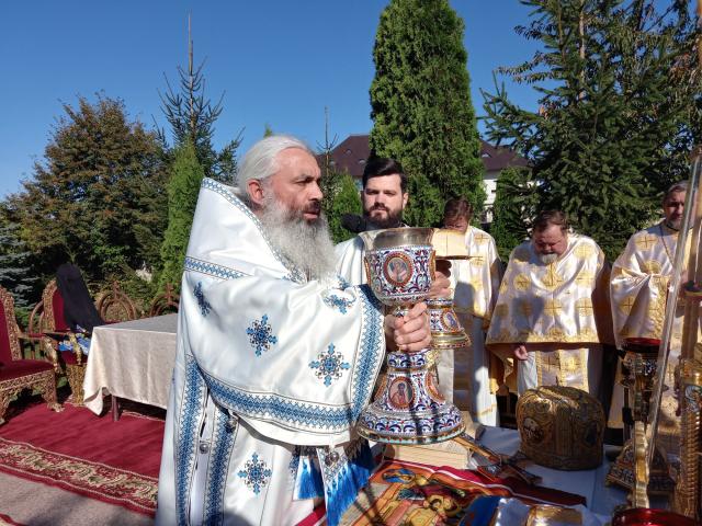 PS Antonie a slujit la hramul Mănăstirii Hadâmbu