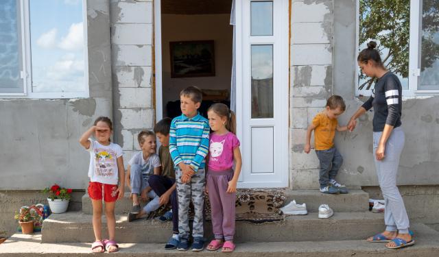 Speranță și căldură pentru șapte copii