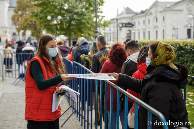 Închinătorii Sfintei Cuvioase Parascheva au primit „Ghidul pentru pelerini”