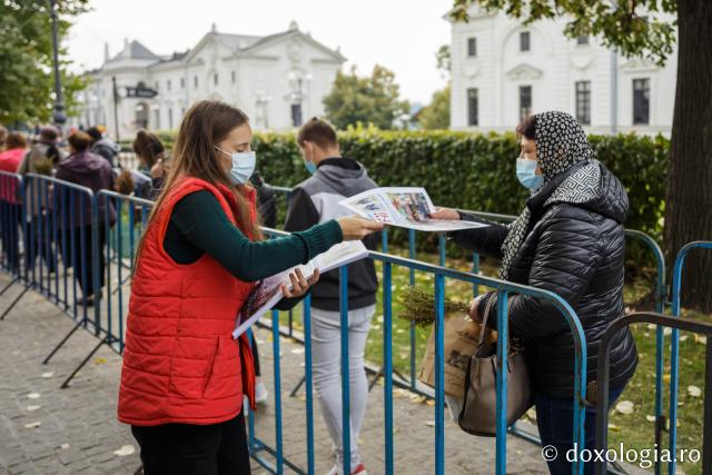 Închinătorii Sfintei Cuvioase Parascheva au primit „Ghidul pentru pelerini”