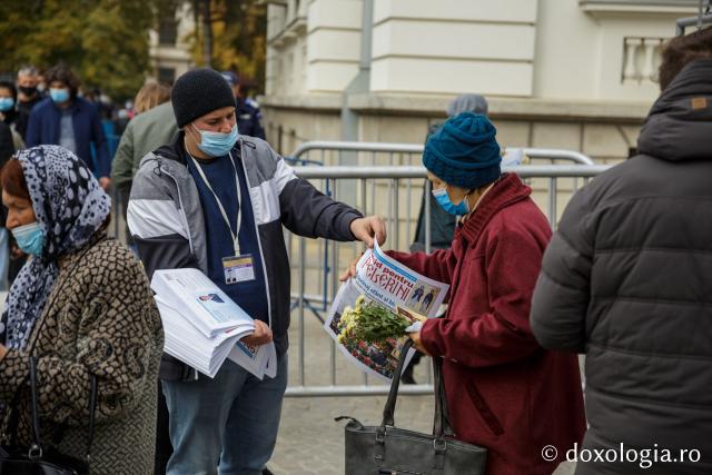 Închinătorii Sfintei Cuvioase Parascheva au primit „Ghidul pentru pelerini”