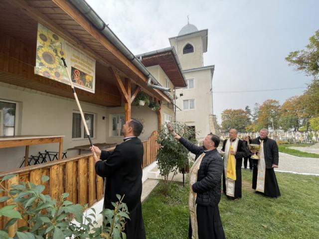 Inaugurarea Centrului „Sfinții Teodor și Ana” al Parohiei „Sfânta Înviere” din Buhuși