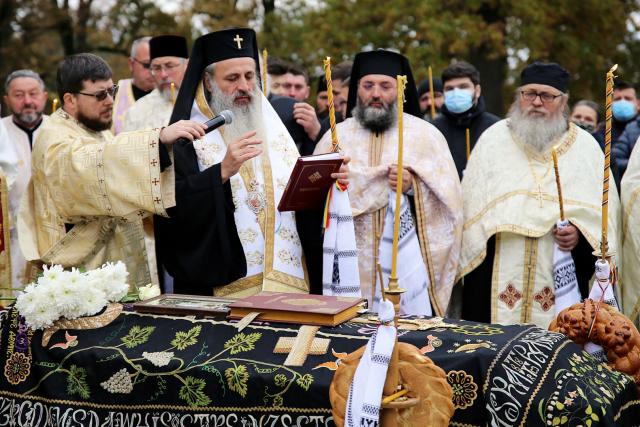 Ieroschimonahul Elefterie Păduraru a fost înhumat la Schitul Cărbuna: „Avem certitudinea că Dumnezeu l-a primit în rândul drepților”