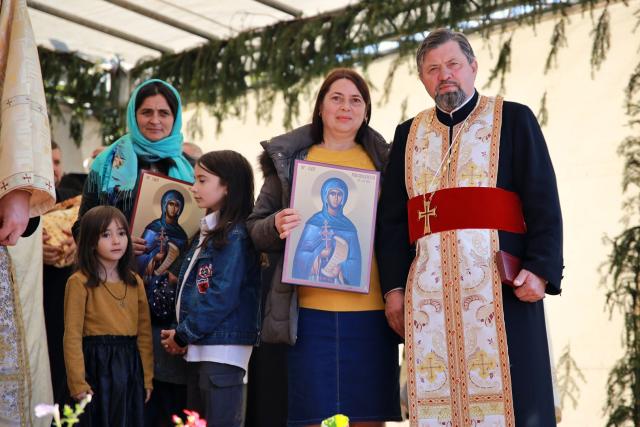 Biserica Parohiei Bocnița a fost târnosită de IPS Părinte Mitropolit Teofan