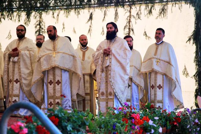 Biserica Parohiei Bocnița a fost târnosită de IPS Părinte Mitropolit Teofan