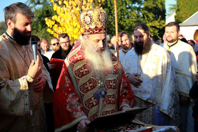 Biserica Parohiei Bocnița a fost târnosită de IPS Părinte Mitropolit Teofan