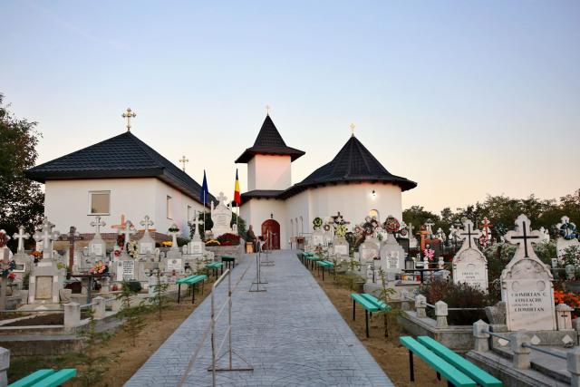 (Video) Biserica din comuna Corlăteni a primit veșmântul sfințirii după 33 de ani