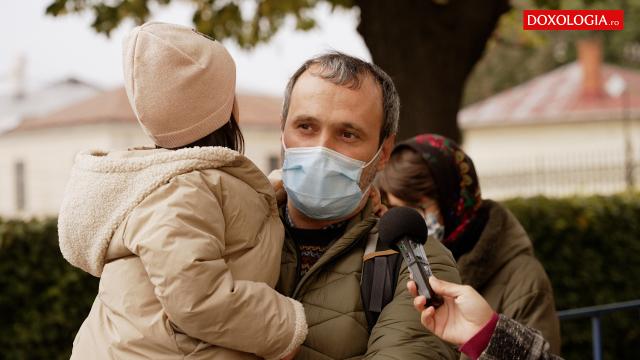 (Video) „Sfânta face minuni” – în familie, la rândul Cuvioasei Parascheva