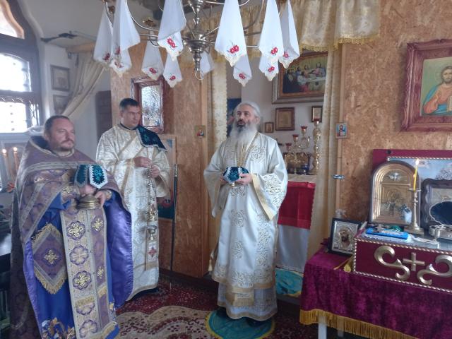PS Antonie: „Omul se poate apropia de Dumnezeu şi de semeni doar în stare de dragoste, exteriorizată prin fapte bune”