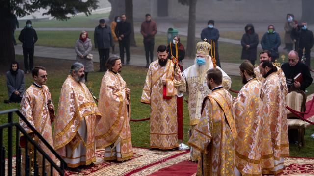 Înaltpreasfințitul Părinte Calinic a săvârșit Sfânta Liturghie la Catedrala Arhiepiscopală din Suceava – Mănăstirea „Sfântul Ioan cel Nou”