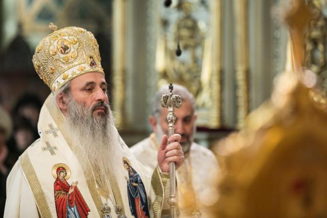 (Audio) „Cel ce se apropie de cuvântul Lui Dumnezeu din Scriptură nu rătăcește niciodată” – IPS Teofan