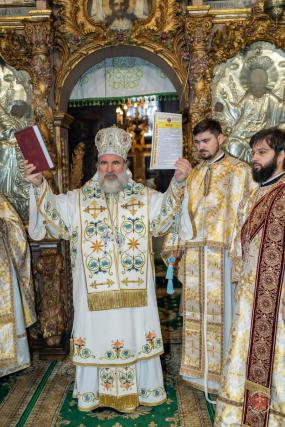 Liturghie arhierească de Sfinții Arhangheli, la Catedrala arhiepiscopală din Roman