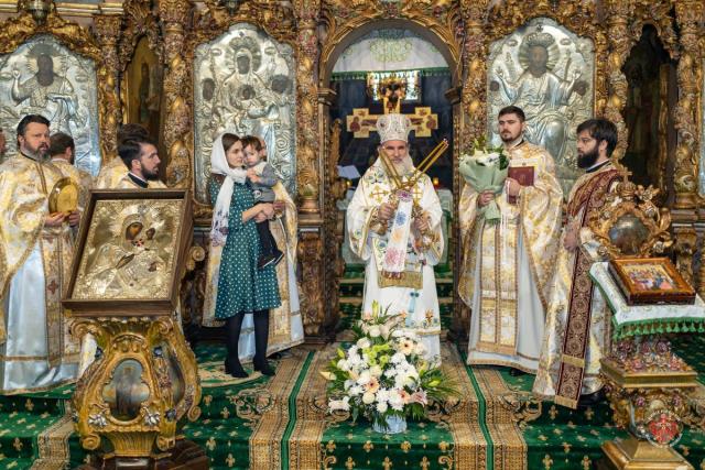 Liturghie arhierească de Sfinții Arhangheli, la Catedrala arhiepiscopală din Roman