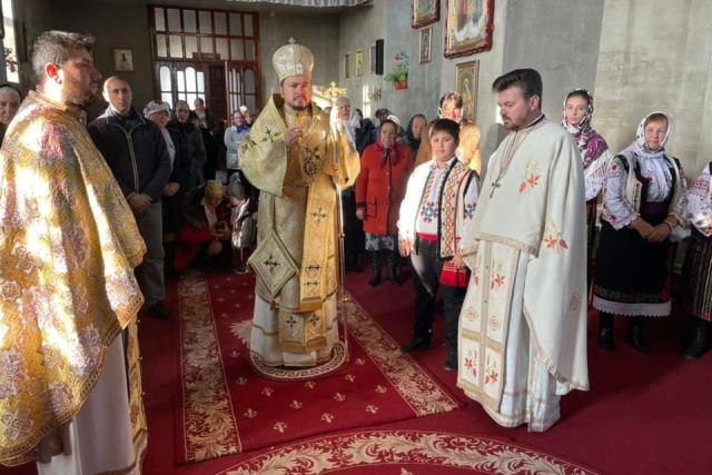 PS Veniamin a slujit la hramul Parohiei Manta