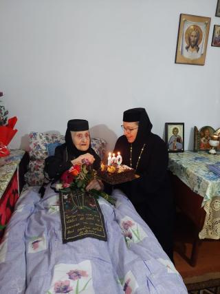 Aniversare la Mănăstirea Văratec: Schimonahia Emanuela Rusu a împlinit 100 de ani