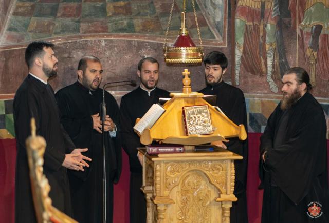 Sfântul Ioan Hrisostom, serbat la Catedrala Arhiepiscopală din Roman