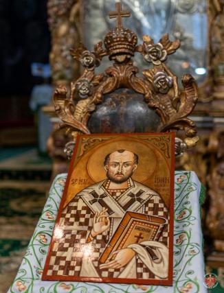 Sfântul Ioan Hrisostom, serbat la Catedrala Arhiepiscopală din Roman