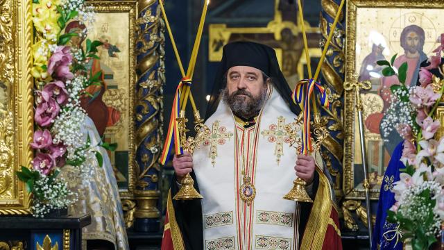 (Audio) „Orice suferință purtăm pentru Dumnezeu în sufletele noastre devine prilej de întărire duhovnicească” – PS Nichifor