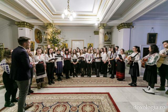 (Foto) ATOR Iași – Colindători la Reședința Mitropolitană 2021