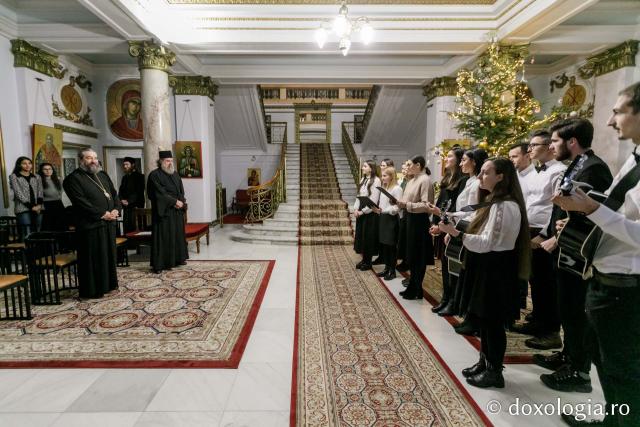 (Foto)  Studenți pentru Viață Iași – Colindători la Reședința Mitropolitană 2021
