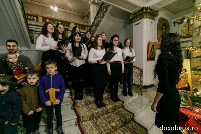 (Foto) Departamentul ProVita – Colindători la Reședința Mitropolitană 2021