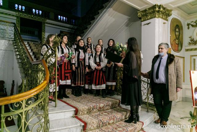 (Foto) Școala Profesională Focuri – Colindători la Reședința Mitropolitană 2021
