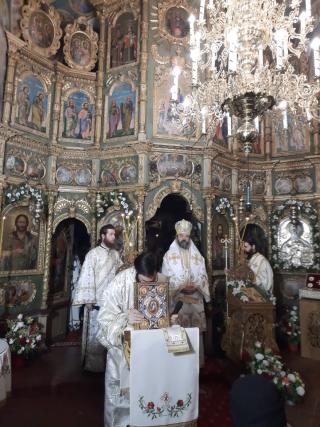 Hram la Mănăstirea Coșula: „Nu este timp, nu este loc în care lumina Lui Dumnezeu să nu poată pătrundă”