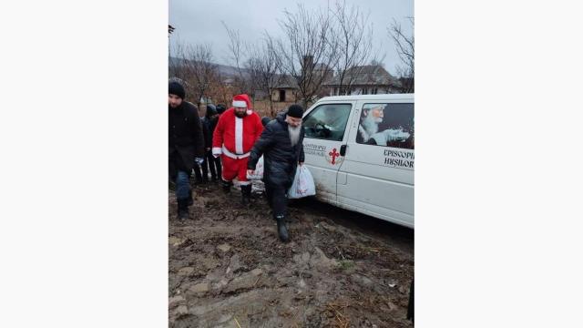 Caravana „Dar de Crăciun”, a Episcopiei Hușilor, a ajuns la copiii din satele Protopopiatului Vaslui