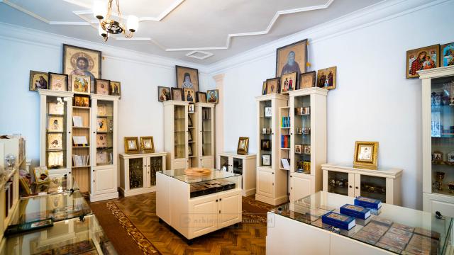 „Arimateea” – un nou magazin bisericesc sfințit în Arhiepiscopia Sucevei și Rădăuților