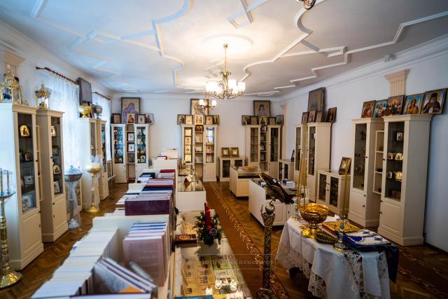 „Arimateea” – un nou magazin bisericesc sfințit în Arhiepiscopia Sucevei și Rădăuților
