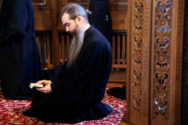 PS Nichifor Botoșăneanul s-a rugat pentru sufletele părinților Cleopa, Paisie și Ioanichie