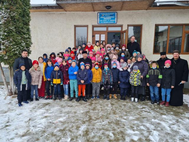Proiectul „Vrei să fii bun de Crăciun”, în parohiile comunei Urechești
