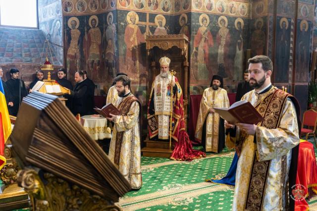 Ziua de 24 ianuarie, serbată la Catedrala Arhiepiscopală din Roman