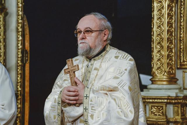 Hramul Facultății de Teologie din Iași, în prezența a trei ierarhi. Unui părinte profesor emerit i-a fost acordată distincția „Crucea Patriarhală”